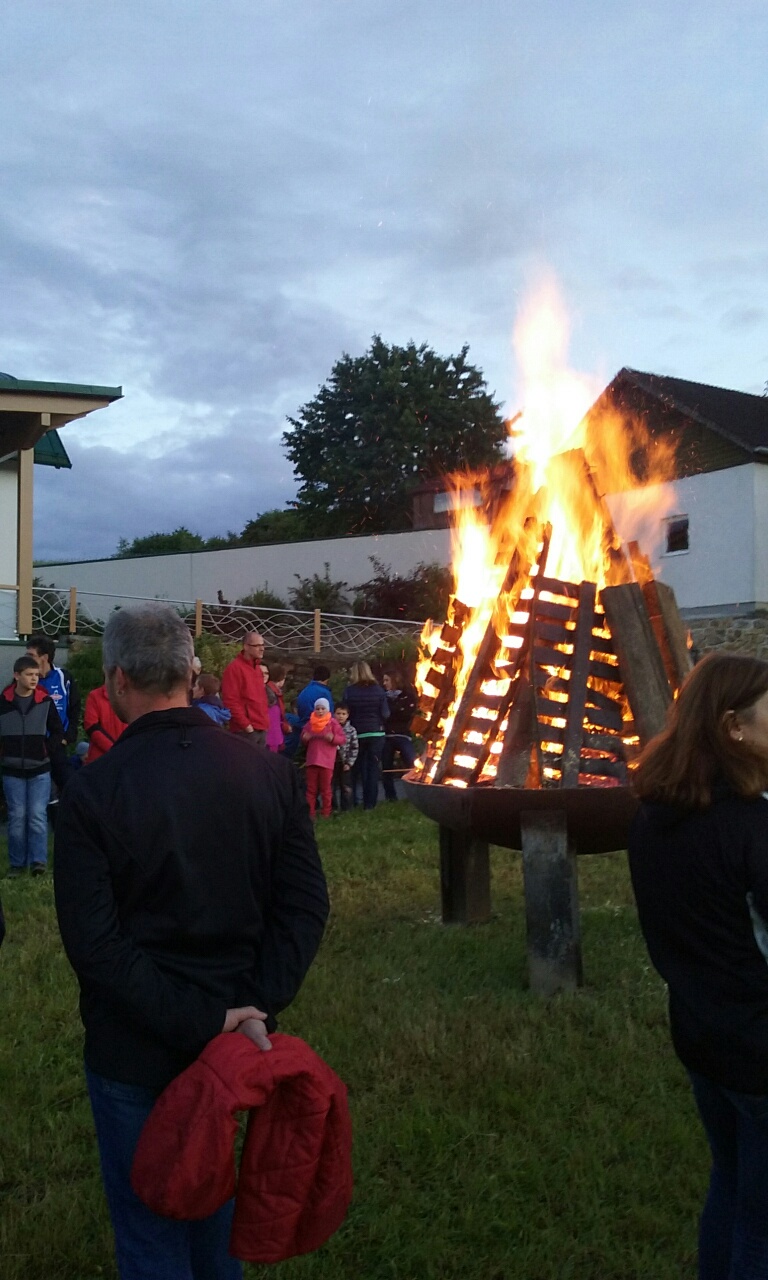 sonnwendfeuer_2015_03.jpg