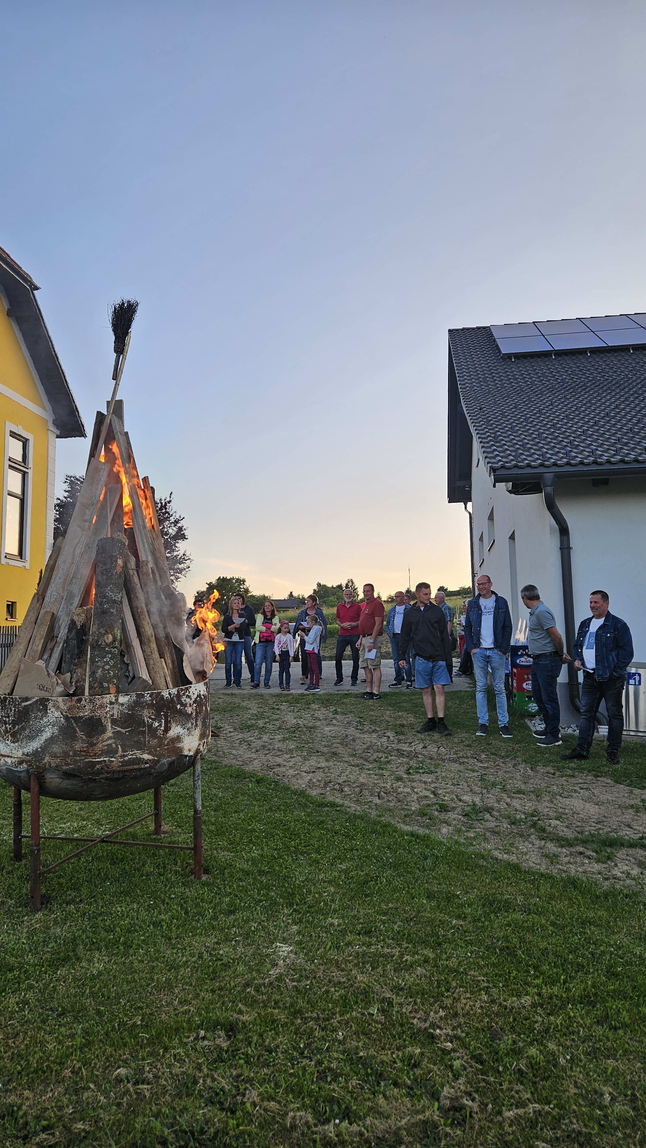 sonnwendfeuer_2025_11.jpg